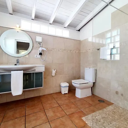 Casa Aries Вілла Адехе