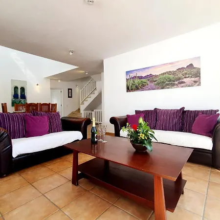 Casa Aries * Адехе