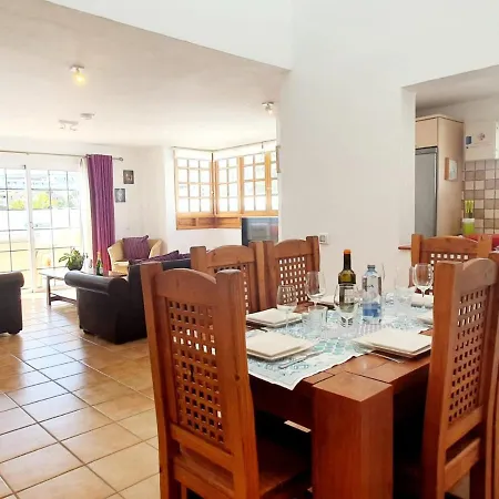 Casa Aries אדחה